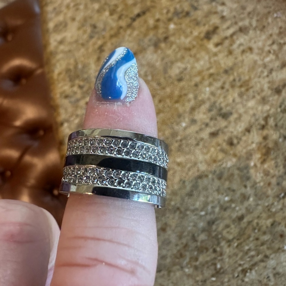 MICHAEL KORS Crystal Barrel Ring
